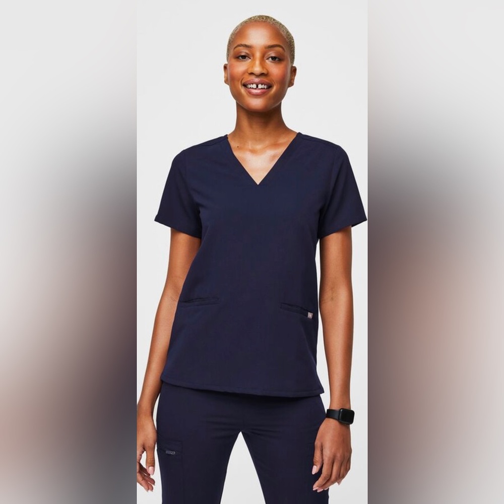 Figs Kasma three pocket scrub top